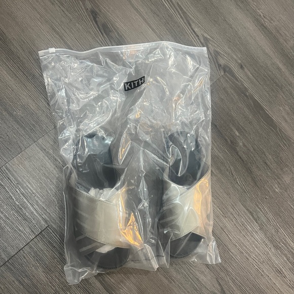 KITH Large Monogram Criss Cross Slides - Picture 7 of 7